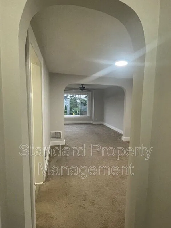2 bed, 1.0 bath, $1,450 — Photo 2