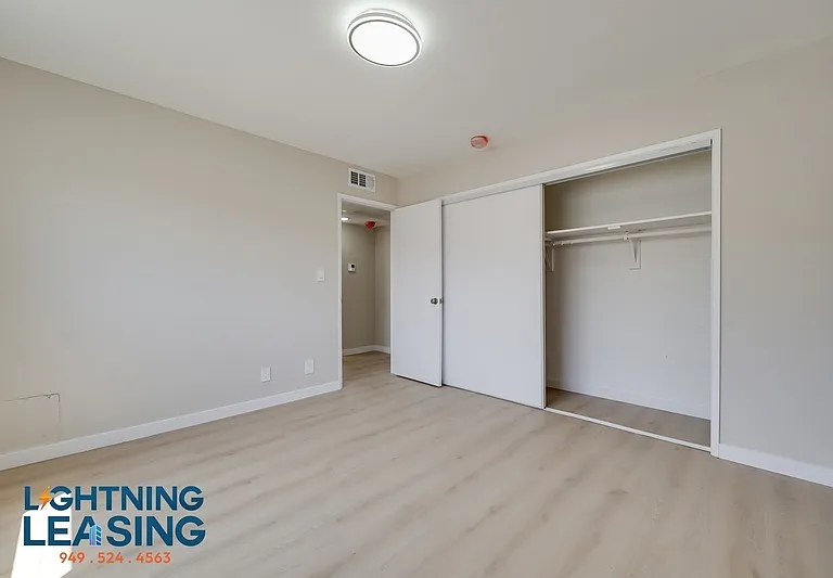 1035 N Hayworth Ave #100 — Photo 11