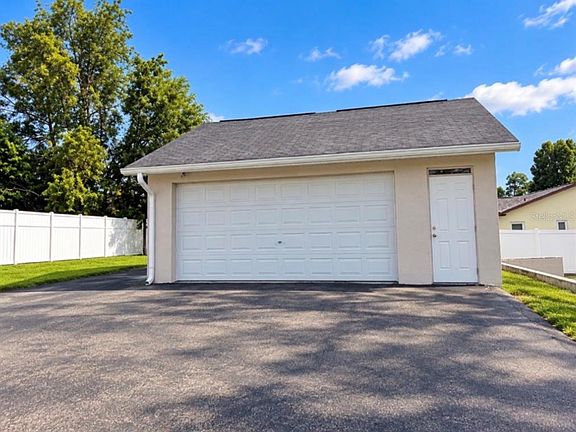 2nd image of 5280 Beachview Dr