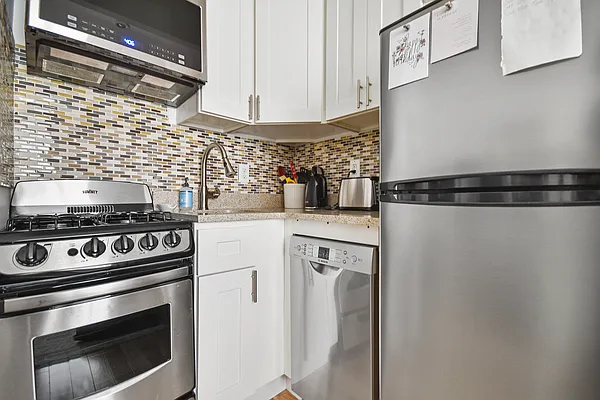 Rented by Compass | media 11