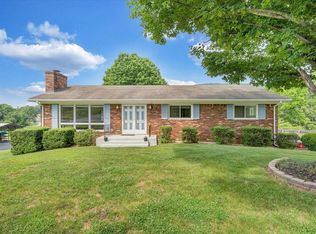 1207 Laymantown Rd, Troutville, VA 24175