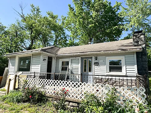 4129 Kedzie Ave Photo 1