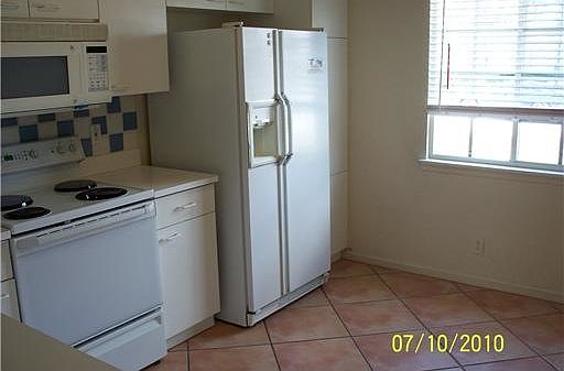 2nd image of 4982 SW 32nd Ave