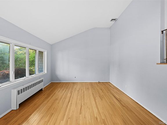 3rd image of 21 Via Continental