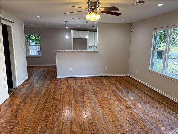 4th image of 7209 La Salette St