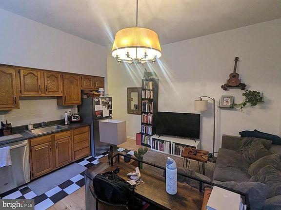 2nd image of 251 S 21st St #1R