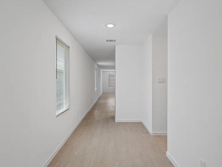 4107 El Dorado — Photo 3