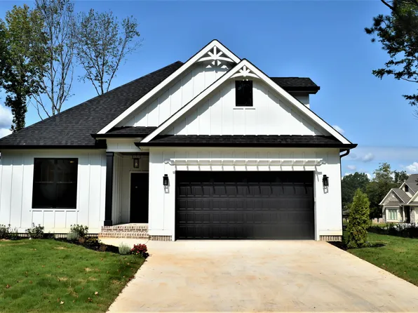 5032 Lakeside Ln, Cleveland, TN 37312