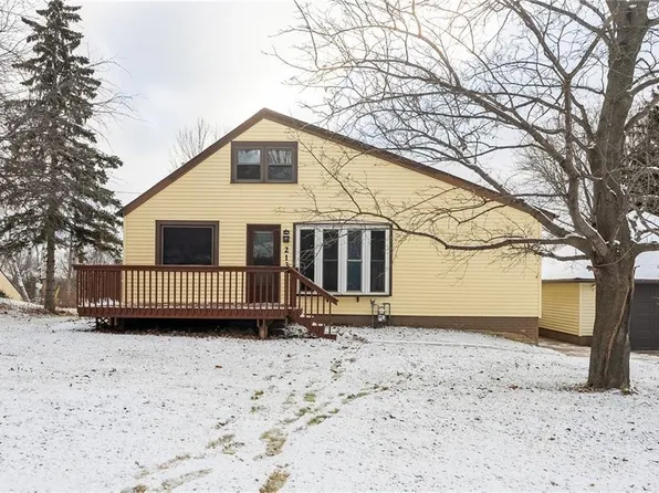 213 West Summit Avenue, Ellsworth, WI 54011