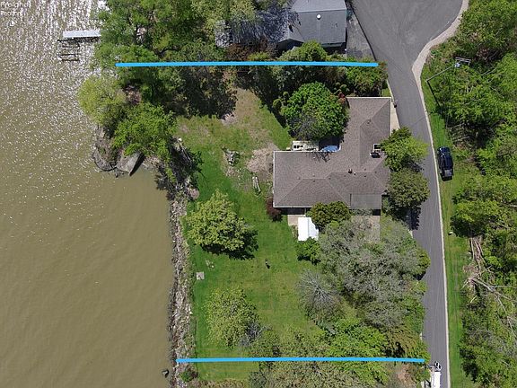 2nd image of 2426 E Schiewe Rd