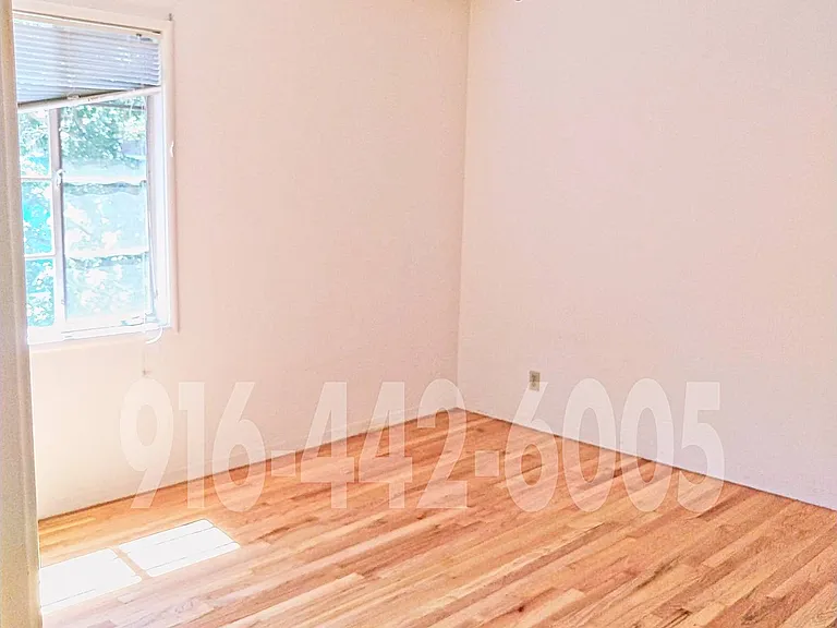 2426 P St #10 — Photo 9