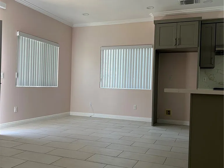 1501 W Delhaven St — Photo 5