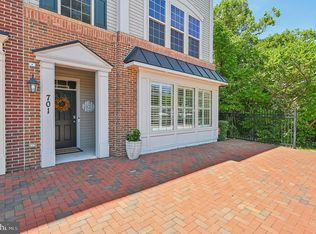 701 Skippers Ln, Annapolis, MD 21401
