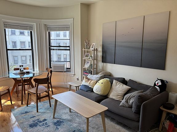 2nd image of 85 Westland Ave #15