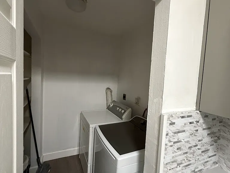 2769 NW 58th Ter — Photo 10