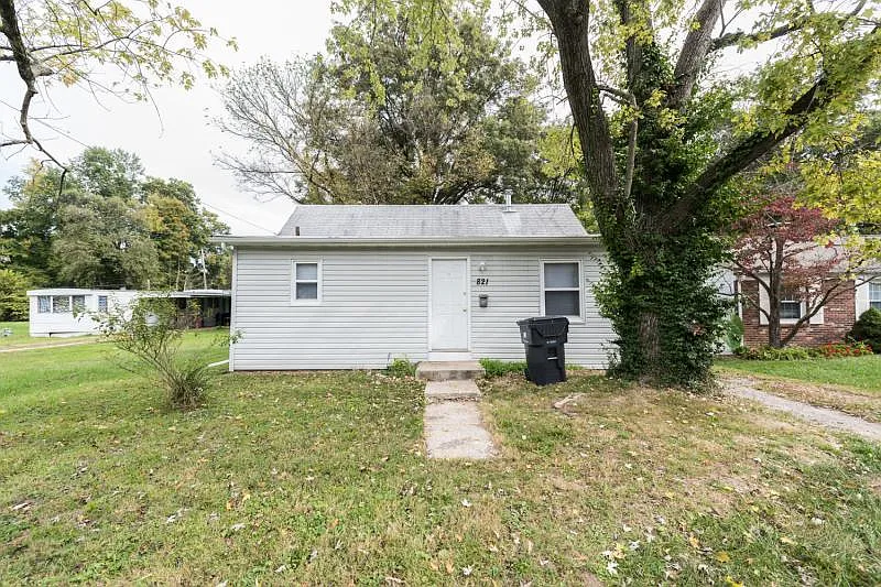821 Wabash Ave photo 1