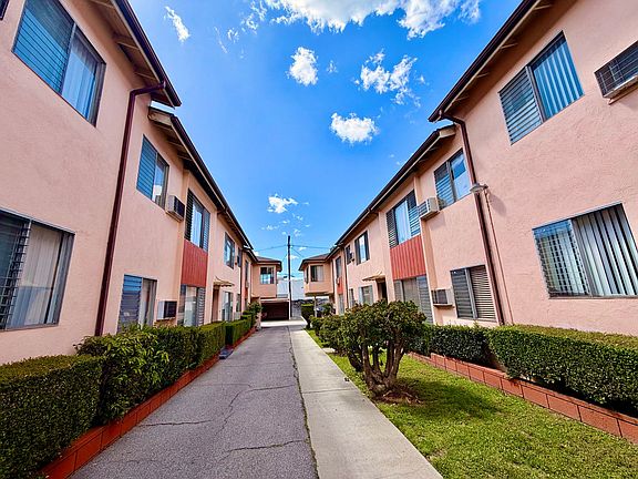 3rd image of 5618 Harold Way #11