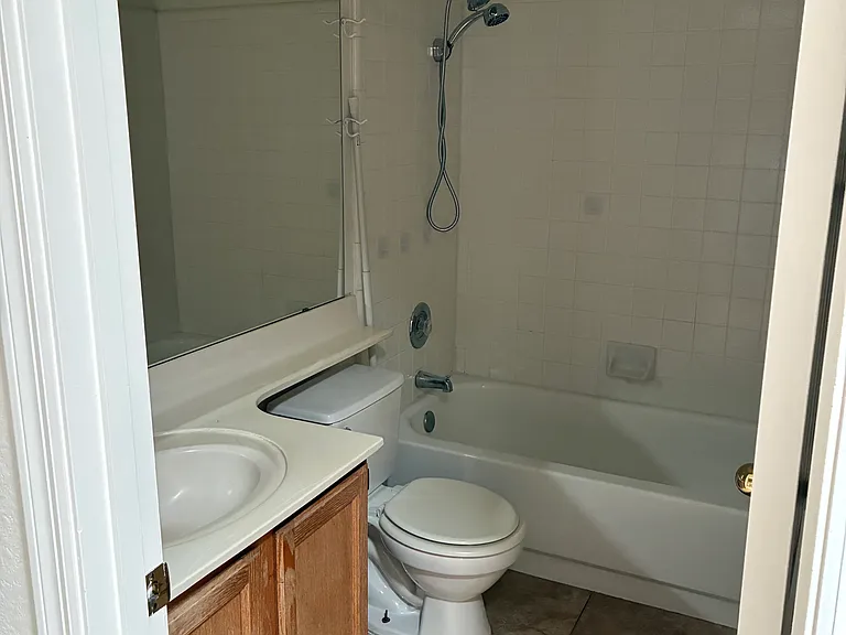 1425 N San Joaquin Dr — Photo 14