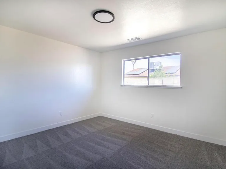 1435 S Salome St — Photo 13