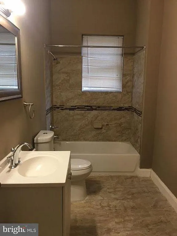 2 bed, 1100 sqft, $799 — Photo 2