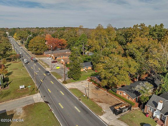 2nd image of 3445 Vineville Ave