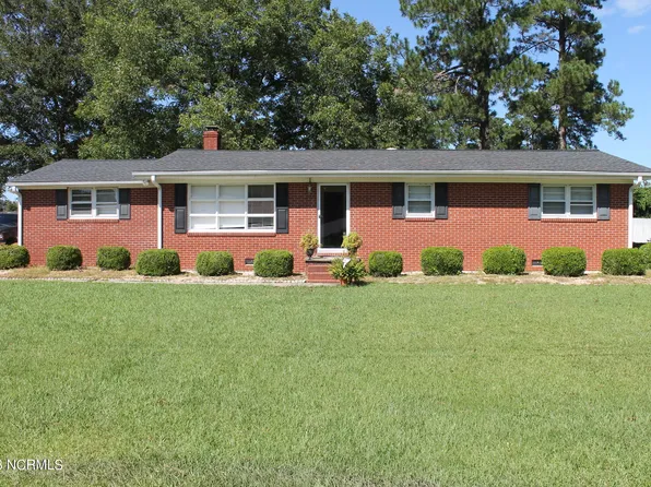 75 Pineway Lane, Whiteville, NC 28472