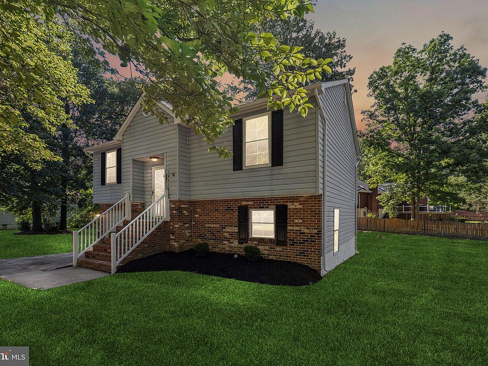 1st image of 10716 Crestwood Dr