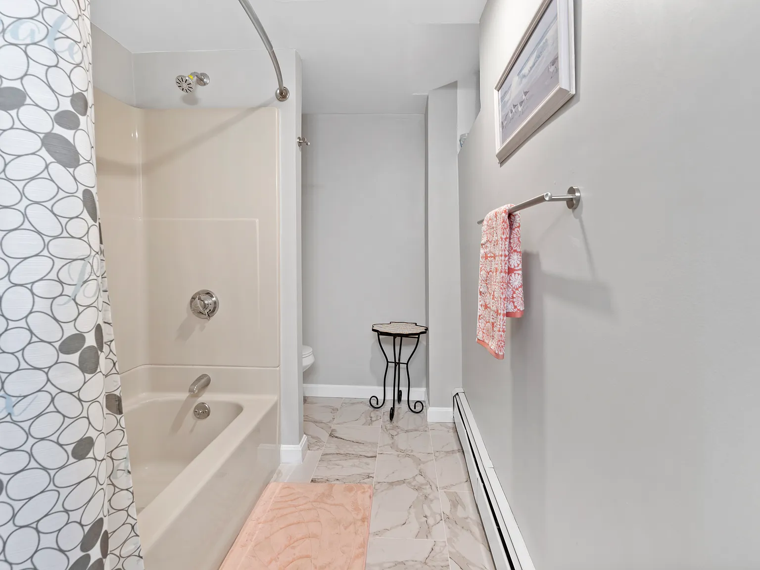 2 bed, $3,200 — Photo 2
