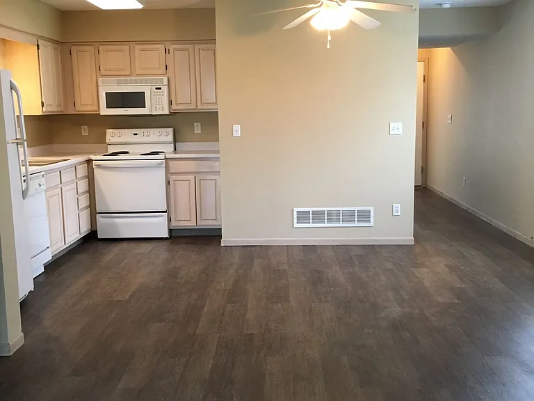 908 Garden Way #914 — Photo 4