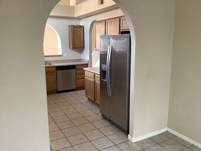 3809 Wayne Rd NE — Photo 4