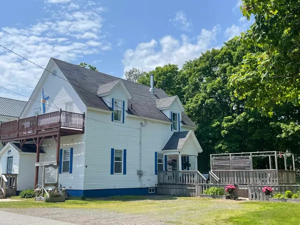 33 Pleasant St, Parrsboro, NS B0M 1S0