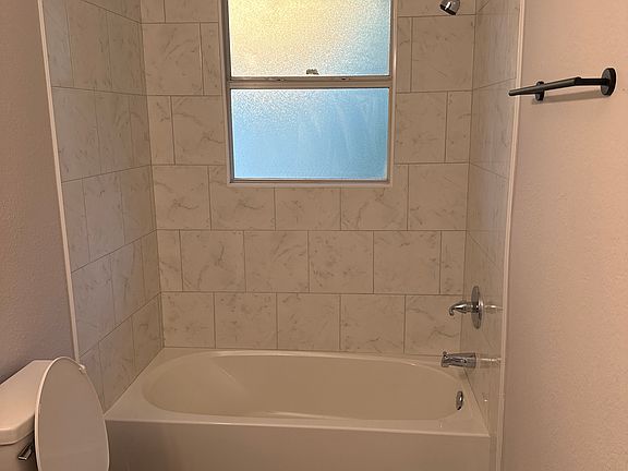 3rd image of 3015 W Brainerd St
