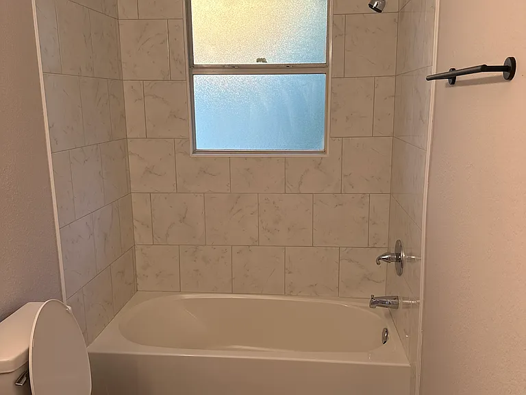 3015 W Brainerd St — Photo 3