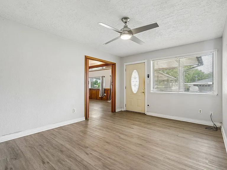 1410 Denison Dr — Photo 4
