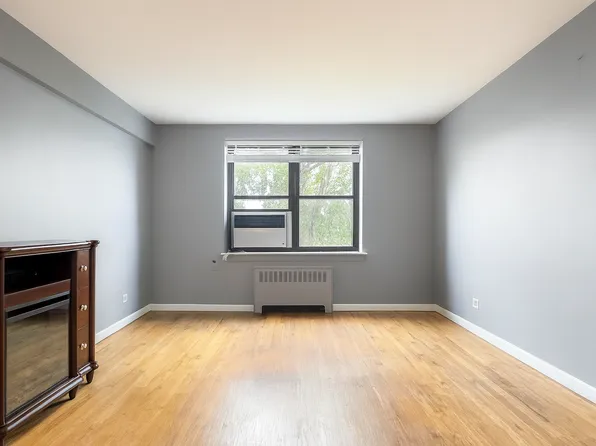 91-10 32nd Avenue image 3 of 20