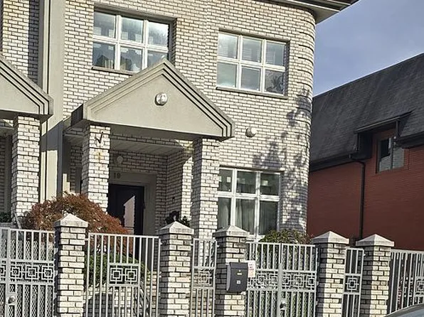 19 Amherst St, Brooklyn, NY 11235