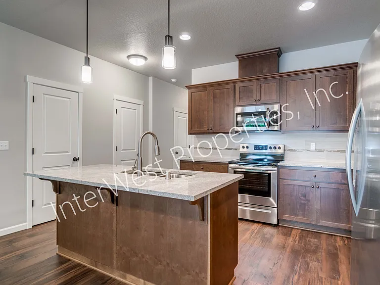 10404 NE 61st Cir — Photo 16