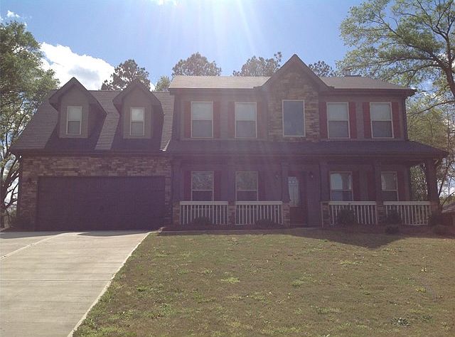 2nd image of 2604 Blanton Dr