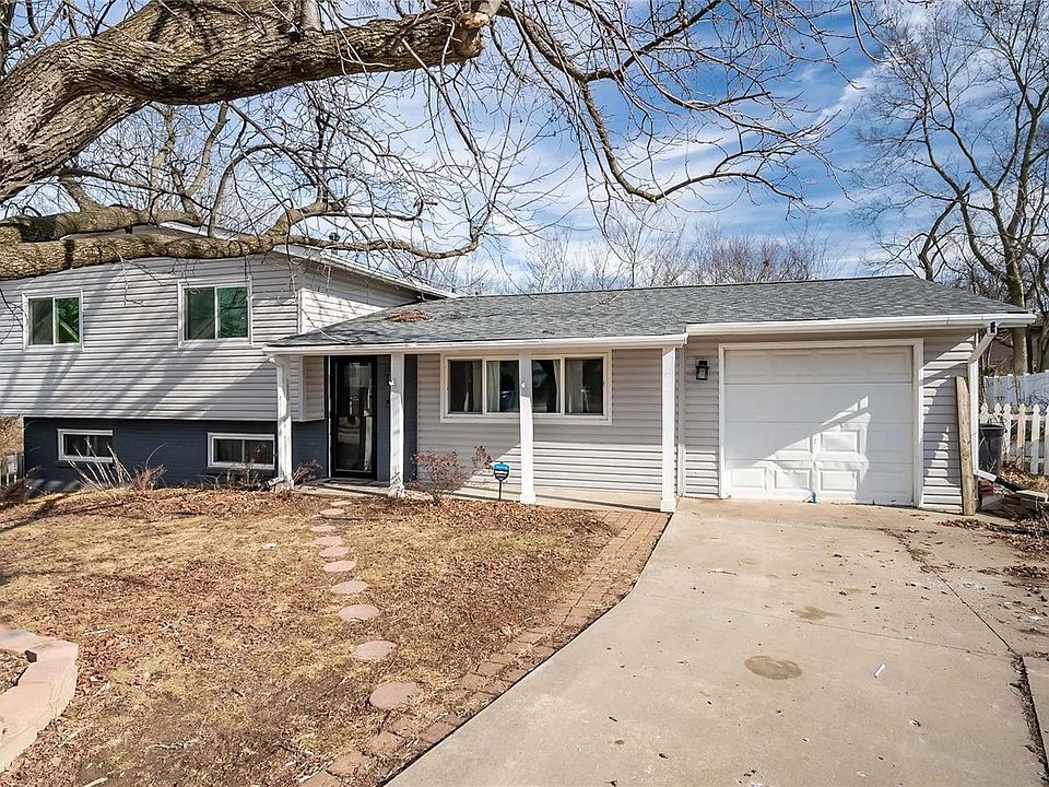 2nd image of 20 Colgate Cir