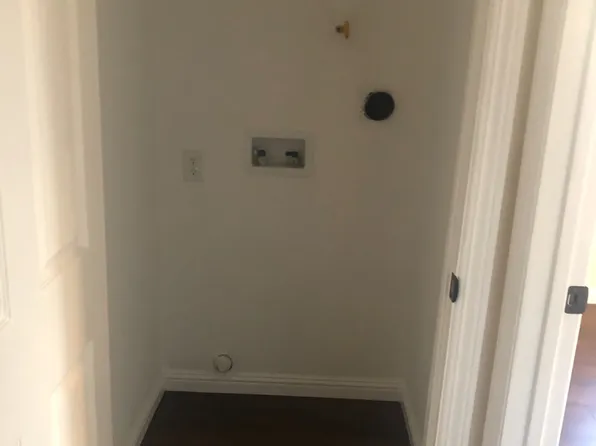 (undisclosed Address), Los Angeles, CA 90044