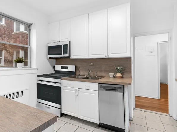 920 East 17th Street image 3 of 7