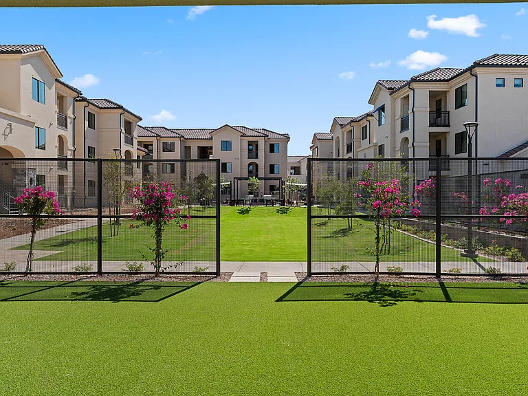 Solara Vista — Photo 51