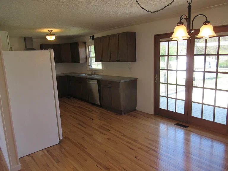 1330 Davis Rd — Photo 10