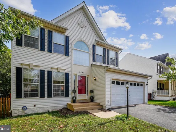 8737 Hackney Dr, Bristow, VA 20136