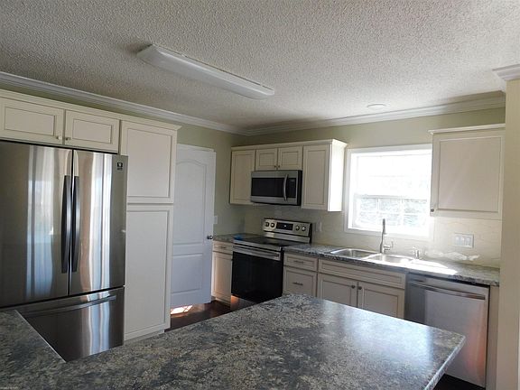 3rd image of 555 Schaeffer Dr