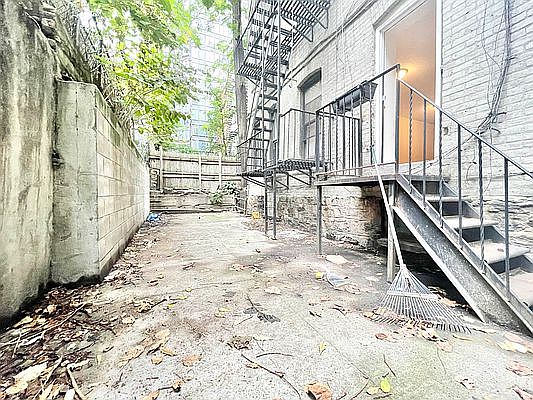 1st image of 312 E 93rd St APT 1D