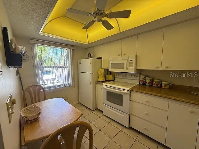 2 bed, 2.0 bath, 1100 sqft, $1,695 — Photo 3