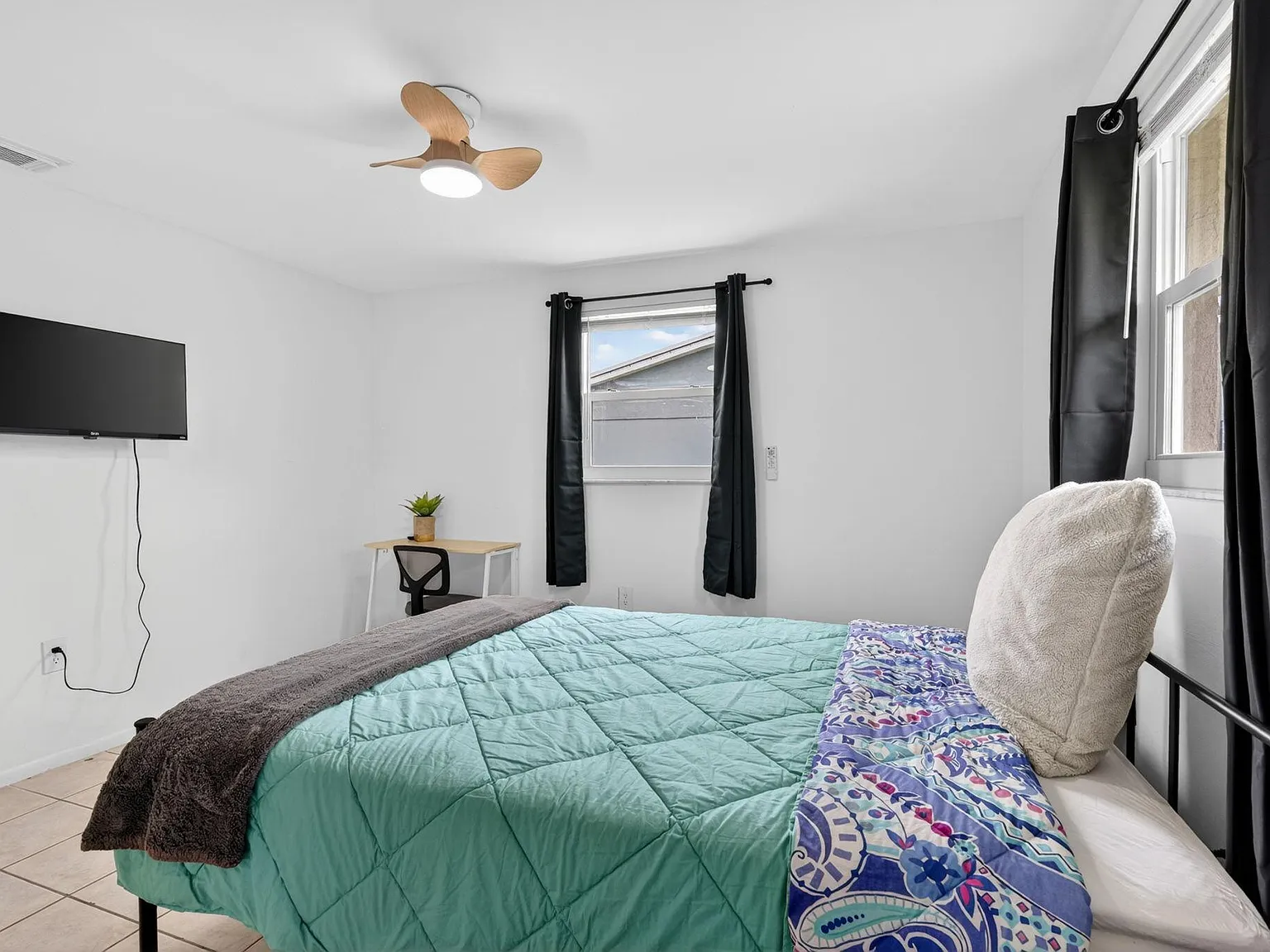 4 bed, 2.0 bath, 1102 sqft, $1,092 — Photo 3