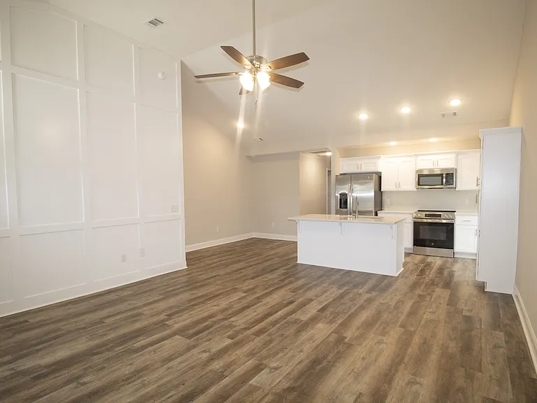 106 Woodsedge Dr #B — Photo 2