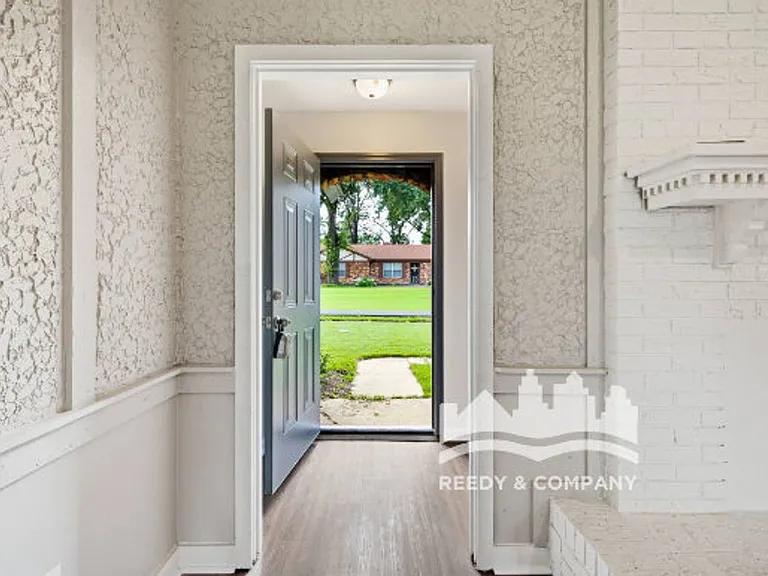 6213 Holly Park Dr — Photo 9